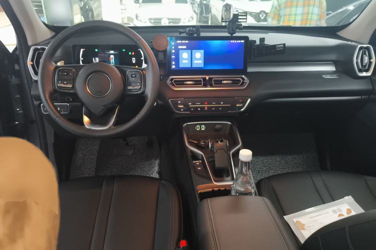 Used Great Wall King Kong Poer 2024 2.0T Automatic 8AT Gasoline Four-Wheel Drive Navigation Version – Flat Bed