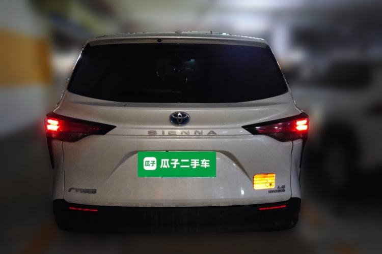 Used Toyota SIENNA 2021 2.5L Hybrid Premium Edition