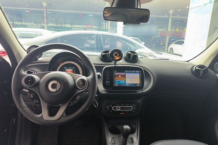 Used smart forfour 2016 0.9T 66 kW Pioneer Edition
