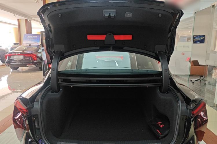 Used Hongqi EH7 2025 690 Smart Selection Edition