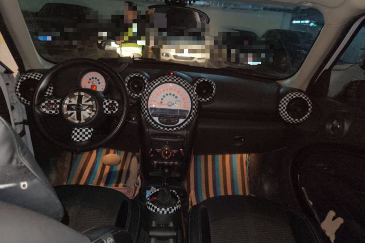 Used MINI Countryman 2013 1.6T COOPER ALL4 Fun Center Console