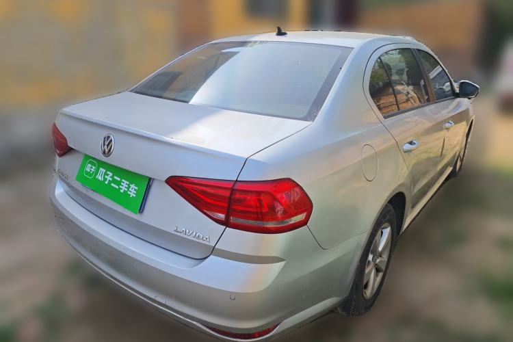 Used Volkswagen Lavida 2015 1.6L Manual Fashion Edition Rear Right 45 Deg