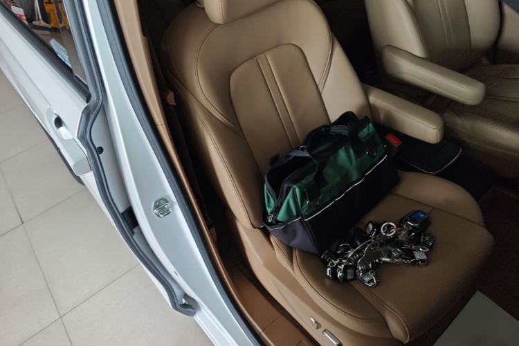 Used Buick GL8 2021 ES Land Cruiser 653T Luxury Edition