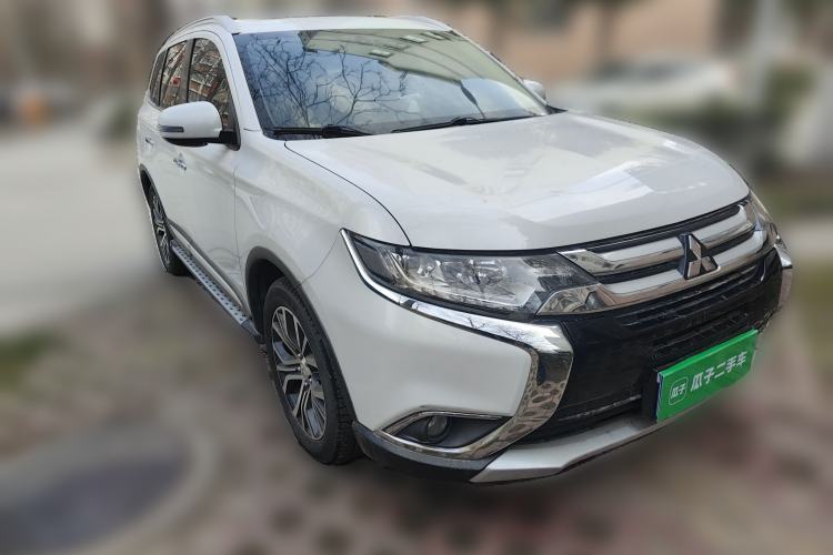 Used Mitsubishi Outlander 2018 2.4L 4x4 Luxury Edition 7-Seater