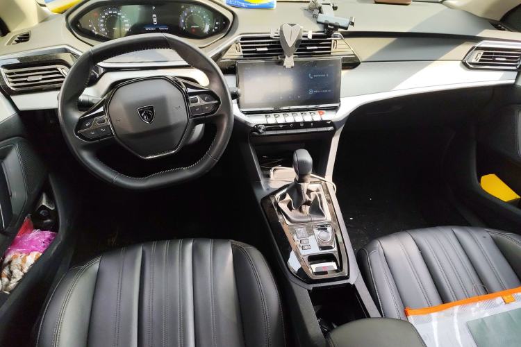 Used Peugeot 408 2022 1.6T Ambition Edition Center Console