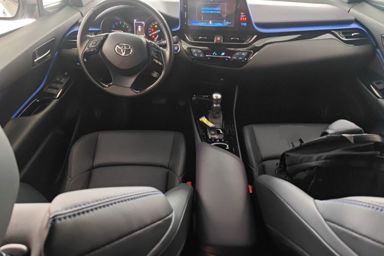 Used Toyota C-HR 2020 2.0L Luxury Edition Center Console
