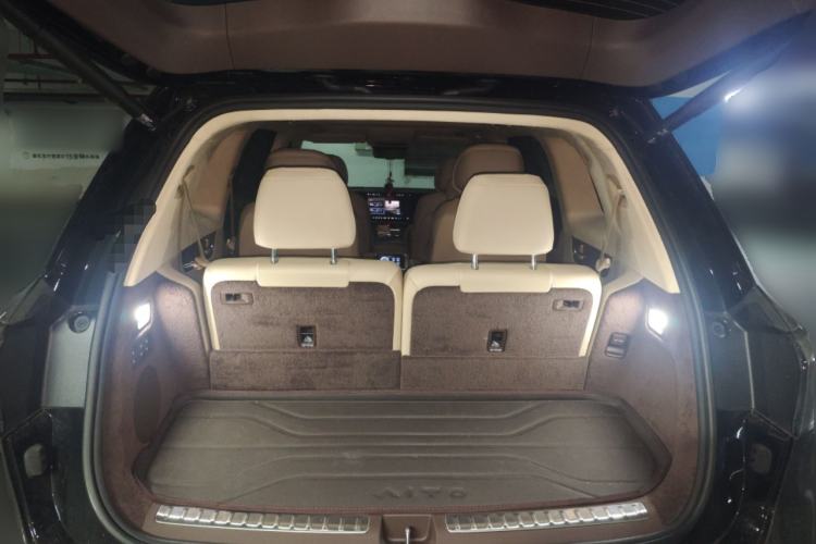 Used Hima AITO M9 2025 Extended-Range Ultra Version 52 kWh 6-Seater
