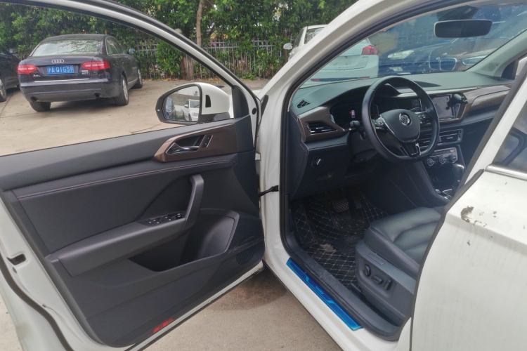 Used Volkswagen Tharu 2019 330TSI Four-Wheel Drive Flagship Model China VI Standard Driver Seat