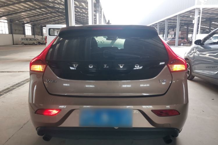 Used Volvo V40 2017 T3 Smart Edition
