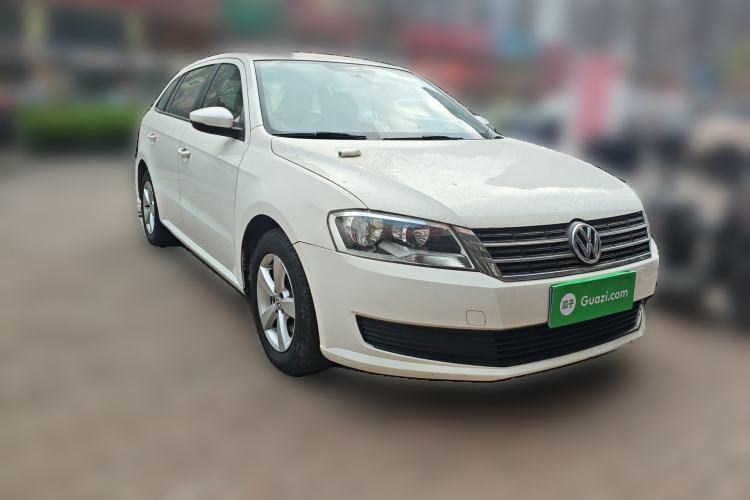 Used Volkswagen Gran Lavida 2013 1.6L Automatic Fashion Model Front Right 45 Deg