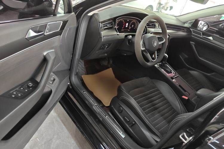 Used Volkswagen Magotan 2020 330TSI DSG Luxury Edition Interior 4