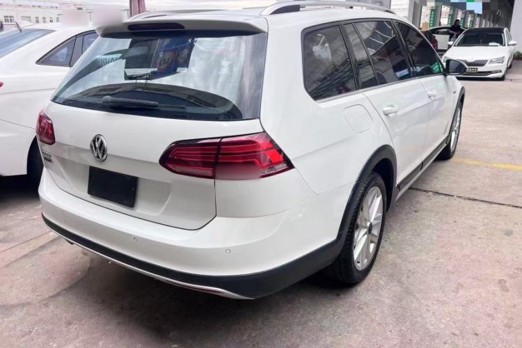 Used Volkswagen Golf 2019 1.8TSI Travel Edition Exterior 4