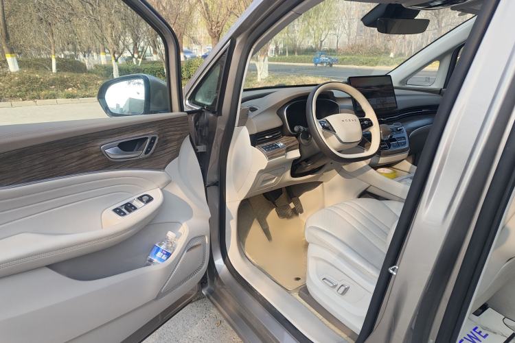 Used Roewe iMAX8 New Energy 2025 1.5T DMH Lu Zun Deluxe Edition
