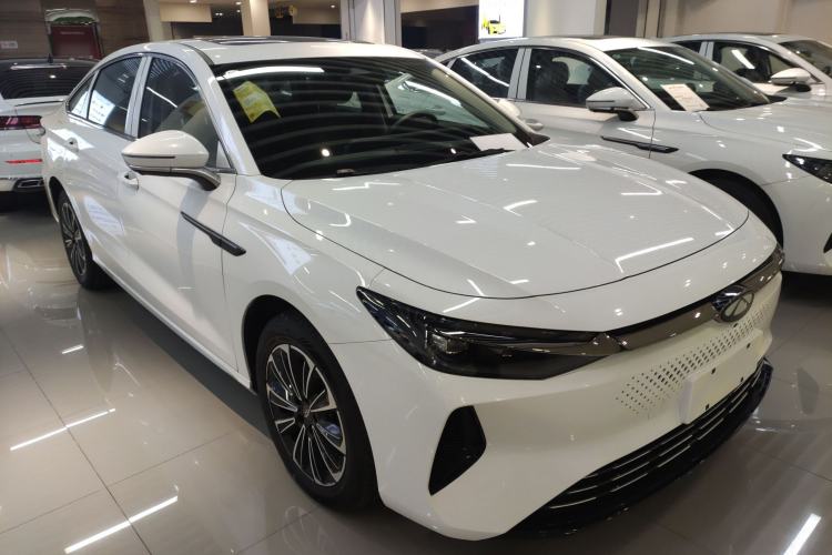 Used Chery Fengyun A8 2024 127 Far Voyage Luxury Edition Front Right 45 Deg