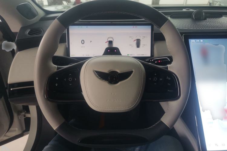 Used Yuanhang Y6 2023 620 km All-Wheel Drive Premium Edition
