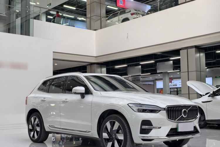 Used Volvo XC60 New Energy 2025 Plug-in Hybrid Long-Range All-Wheel Drive Smart & Luxurious Edition
