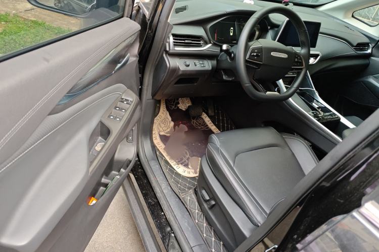 Used SAIC MAXUS G50 2023 PLUS 1.5T Automatic Custom Entry-Level Model Interior 3