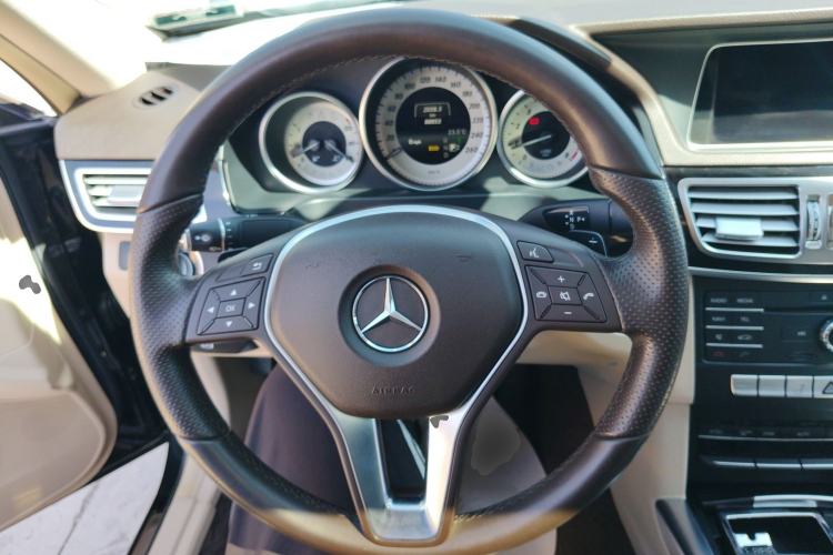 Used Mercedes-Benz E-Class 2015 Restyled E 260 L Sport Edition Steering Wheel