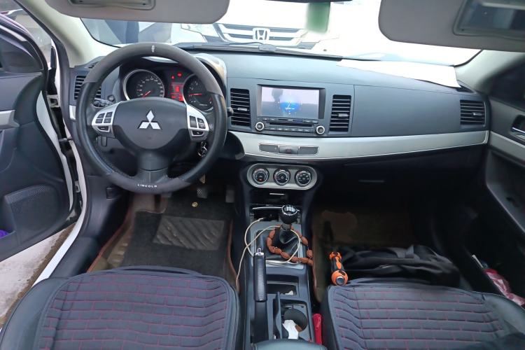 Used Mitsubishi Lancer EX 2015 1.8L Manual ZhiShang Edition China IV Center Console
