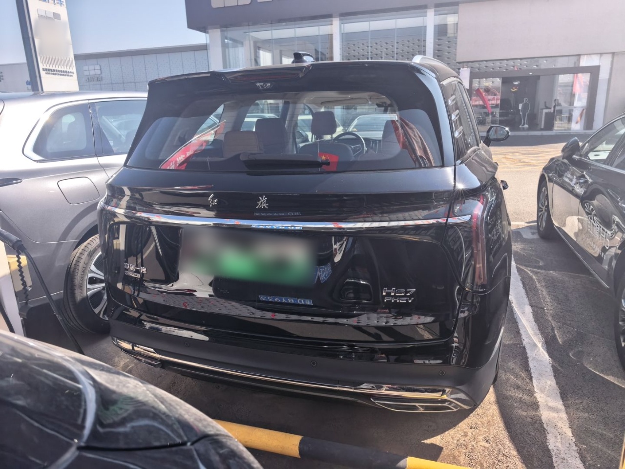 Hongqi HS7 PHEV 2025 Model 2.0T PHEV Four-Wheel Drive 2 Million Units Commemorative Edition 6-Seater — снимка 6