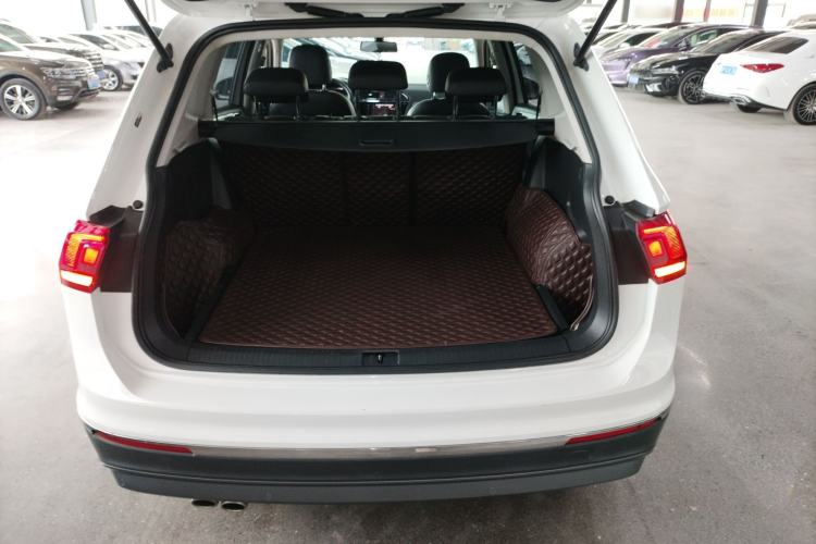 Used Volkswagen Tiguan L 2021 330TSI Automatic Two-Wheel Drive Smart Edition Trunk