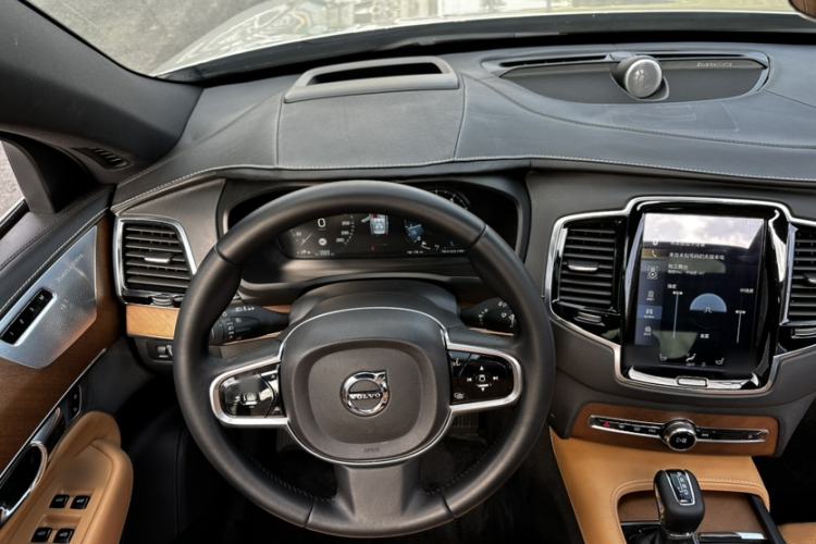 Used Volvo XC90 2015 T6 Prestige 7-Seater Interior 3