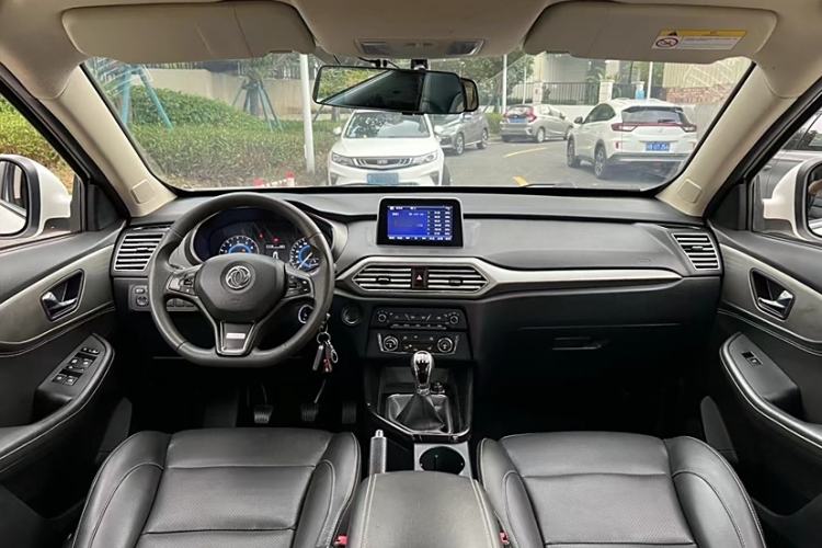 Used Dongfeng Fengon S560 2018 1.8L Manual Urban Model 7 Seats
