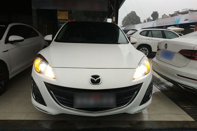 Used Mazda Mazda 3 2015 Sedan 1.6L Manual Comfort Model
