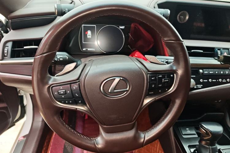 Used Lexus ES 2020 200 Excellence Edition
