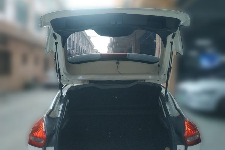 Used Ford Focus 2018 Hatchback Classic 1.6L Automatic Trendy SmartDrive Edition Trunk