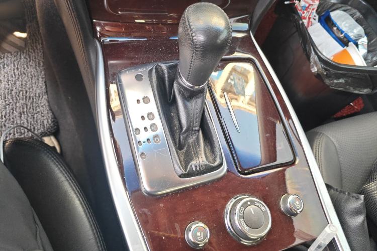 Used Infiniti Q70 2013 Q70L 2.5L Comfort Edition Gear Lever