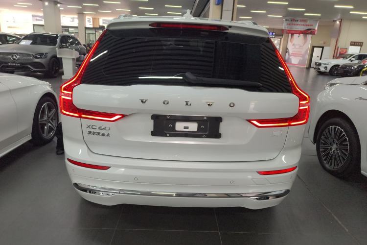 Used Volvo XC60 New Energy 2023 T8 Plug-in Hybrid Long-Range All-Wheel Drive Smart Luxury Edition
