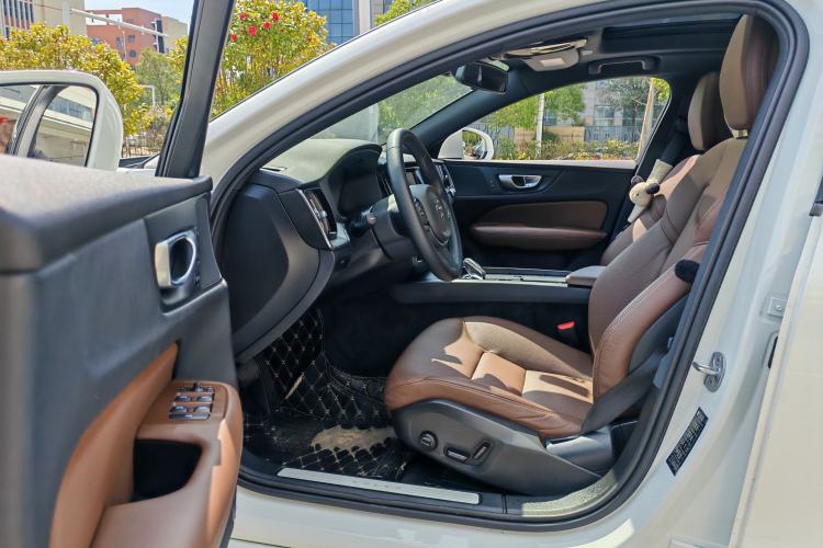 Used Volvo S60 2024 B4 Zhiyi Luxury Edition