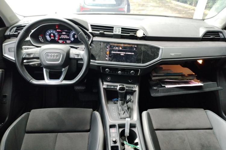 Used Audi Q3 2021 35 TFSI Fashion Dynamic Model Center Console