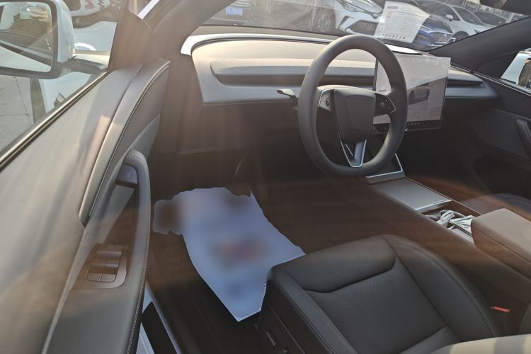 Used Tesla Model Y 2026 Rear-Drive Model