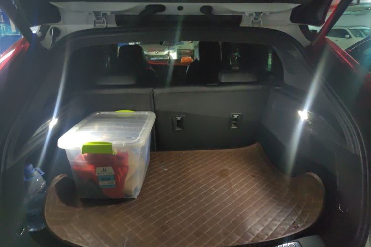 Used Cadillac XT4 2022 28T Two-Wheel-Drive Luxury Version Trunk