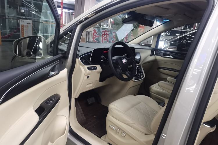 Used Buick GL8 2022 ES Land Cruiser 653T Luxury Model Driver Seat