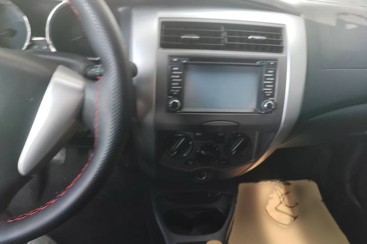 Used Nissan Livina 2013 Jingrui 1.6XL Manual Comfort Edition
