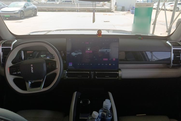 Used iCAR 03 2024 501km Four-wheel Drive Long-Range Advanced Version Center Console