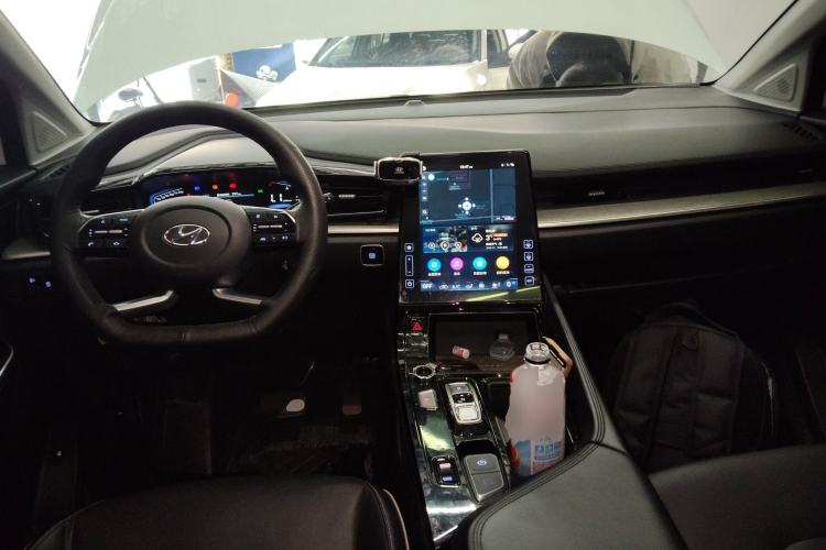 Used Hyundai Custo 2021 270TGDi Prestige LUX Center Console