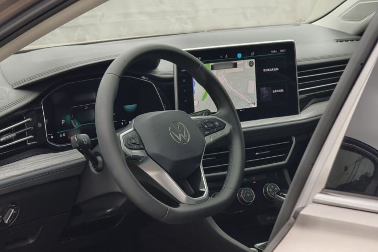 Used Volkswagen Sagitar 2024 300TSI DSG Excellence Edition Steering Wheel