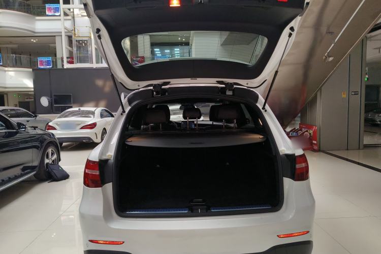 Used Mercedes-Benz GLC 2017 GLC 260 4MATIC Luxury Model
