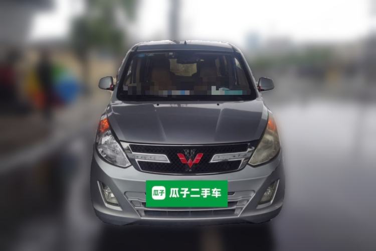 Used Wuling Rongguang V 2015 1.2L Standard Version
