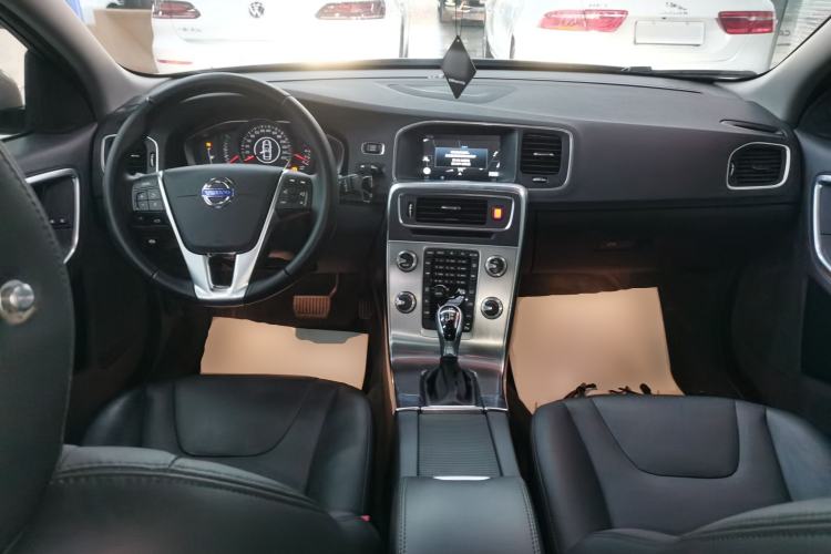 Used Volvo S60 2017 S60L T3 Smart Upgrade Edition Center Console