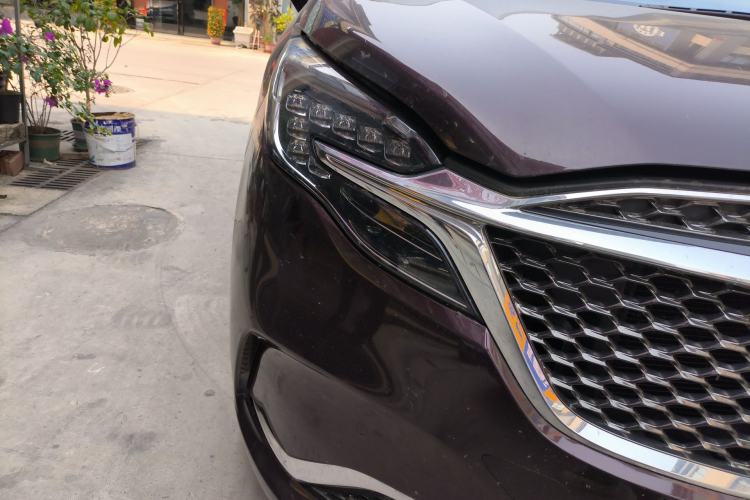 Used Buick GL8 2020 Avenir Avia Six-Seat Deluxe Edition Right Front Headlight