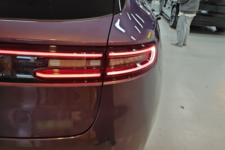 Used Hima AITO M5 2025 Extended-Range Ultra All-Wheel-Drive Version Right Rear Taillight