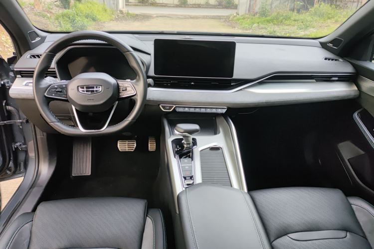 Used Geely Auto Preface 2023 2.0TD "Only This Verdant Green" Edition Center Console