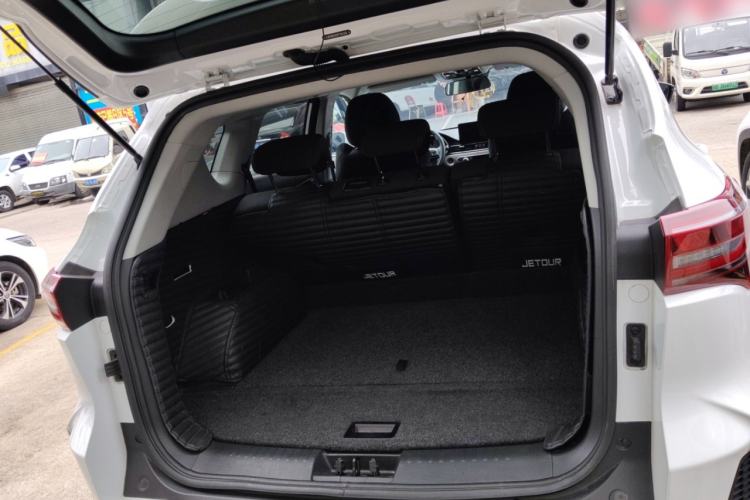 Used JETOUR X70 2023 1.5T DCT Beyond PRO Edition 5-Seater
