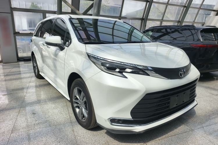 Used Toyota SIENNA 2026 Model 2.5L Dual-Engine Two-Wheel-Drive Comfort Edition
