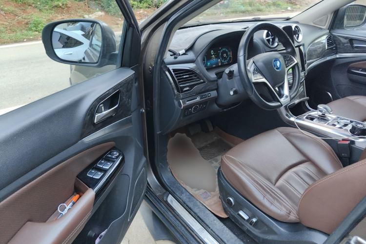 Used BYD Tang New Energy 2017 2.0T All-Wheel Drive Hyatt Model
